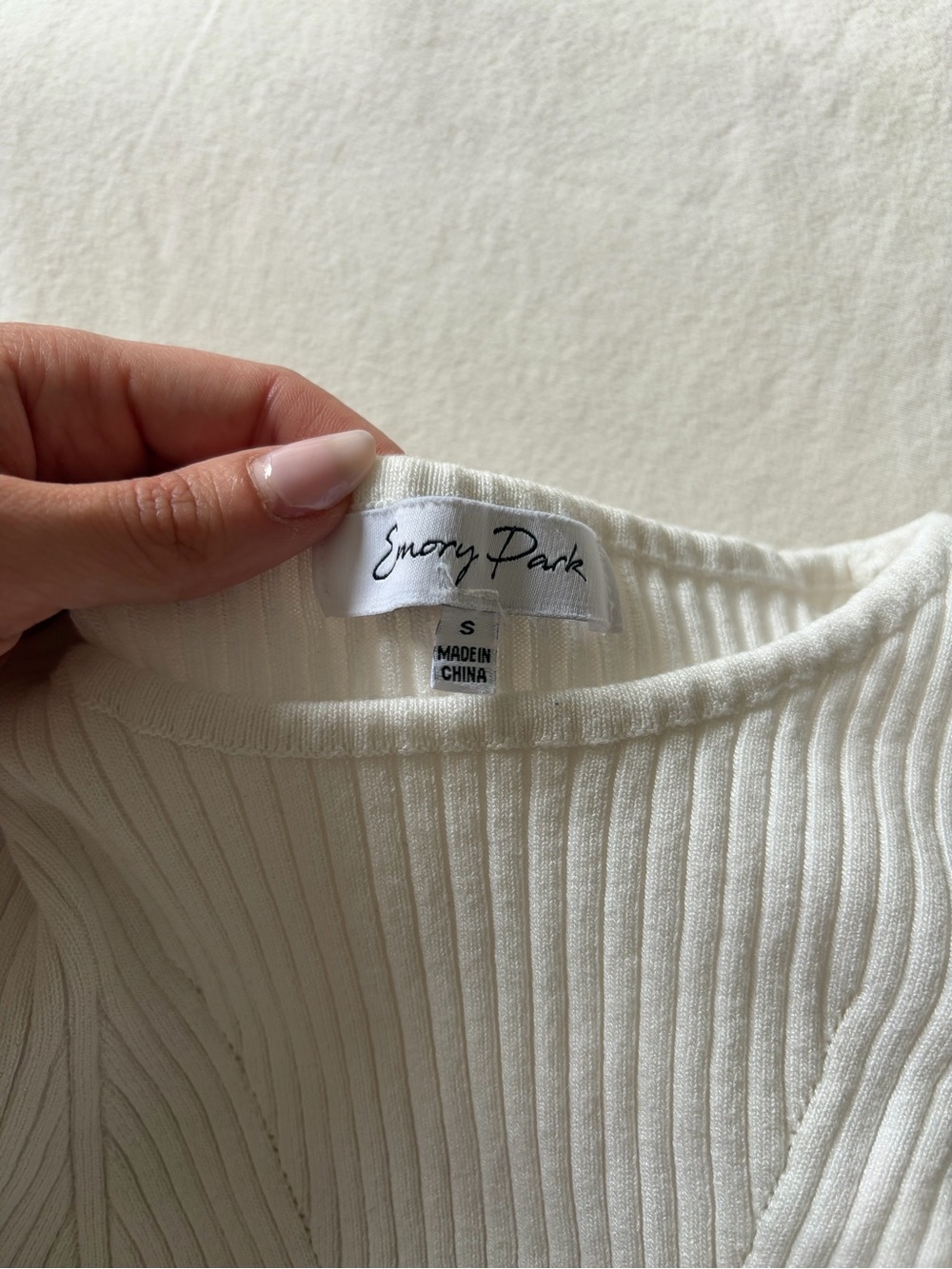 Ivory Ribbed Long-Sleeve Crop Top - Picture 4 of 4